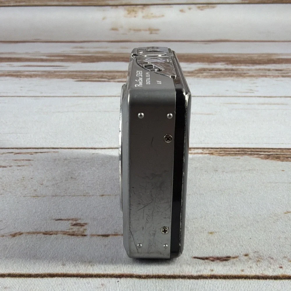 Canon PowerShot SD630 Digital ELPH 6.0MP Camera Parts Only Won't Power On